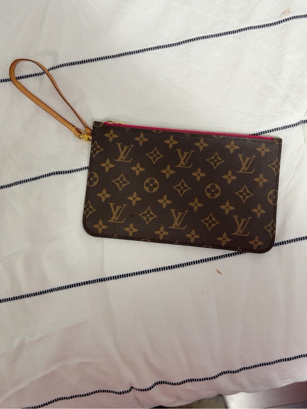 Louis Vuitton Neverfull Monogram Pochette Fuchsia Excellent Con